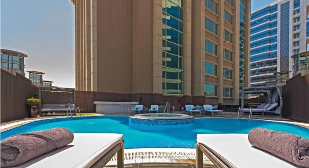 استخر هتل آپارتمان سامور دبی